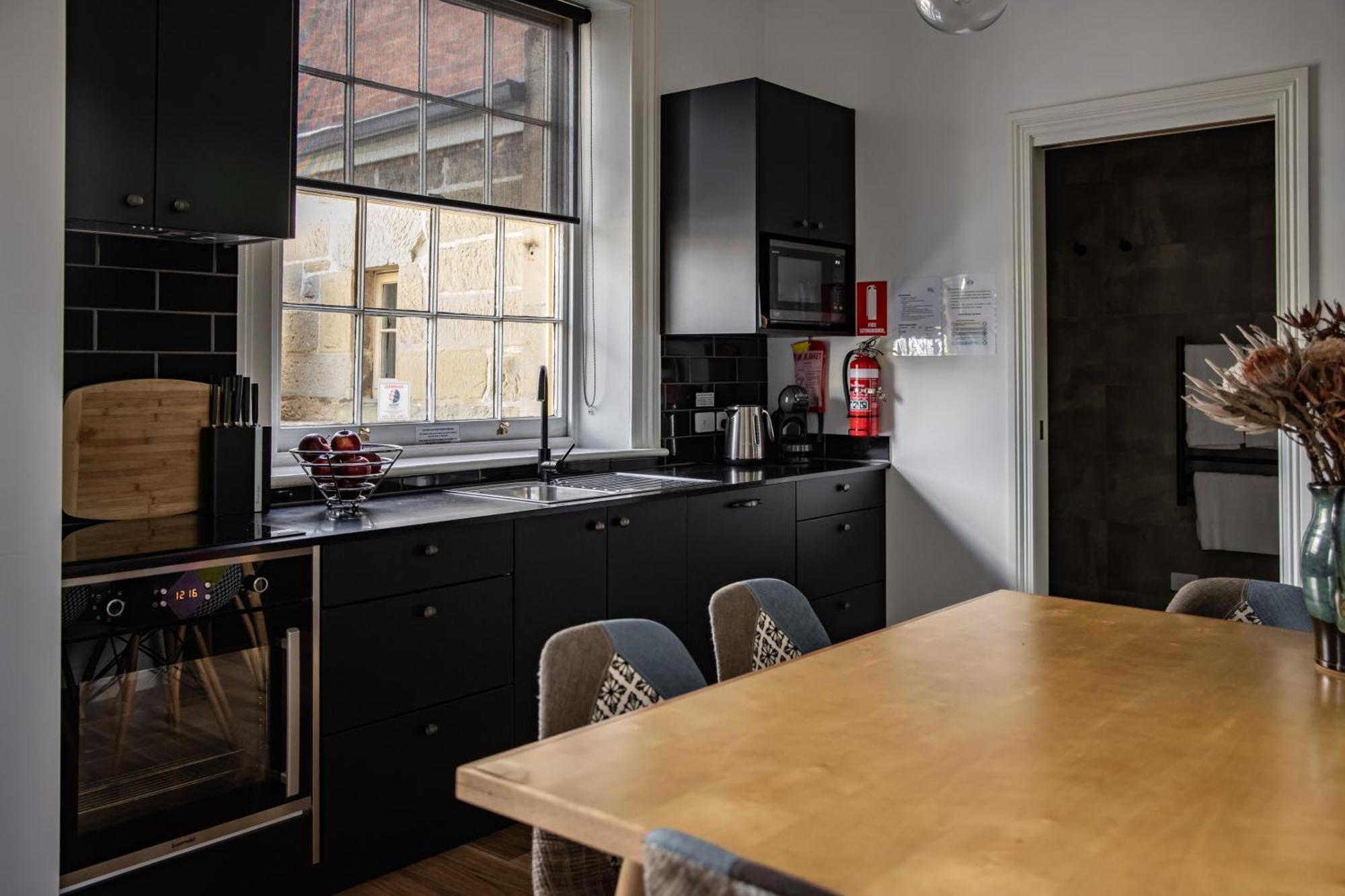 הובארט Sanctum Boutique Apartments מראה חיצוני תמונה